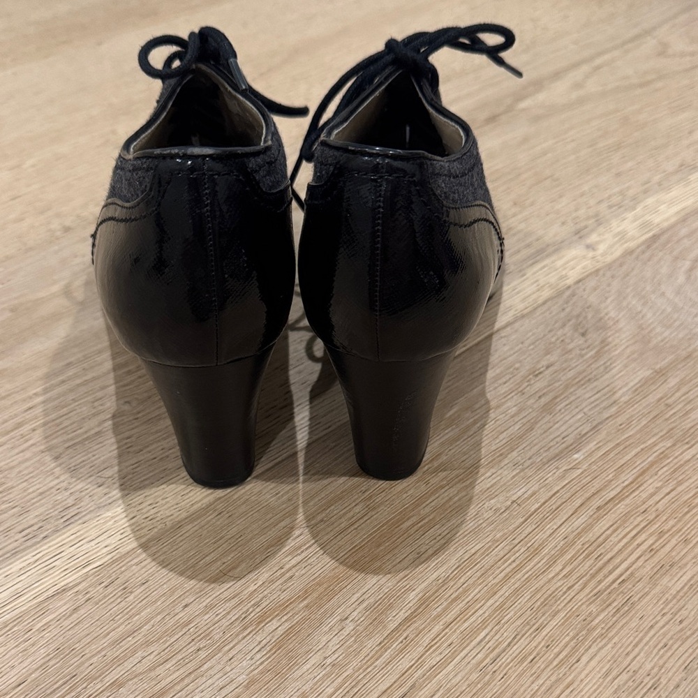 Nine West Black Lace-Up Oxford Heels - Picture 4 of 4